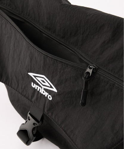 Umbro 刺繡尼龍斜背包
