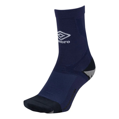 Umbro 防滑足球中筒襪